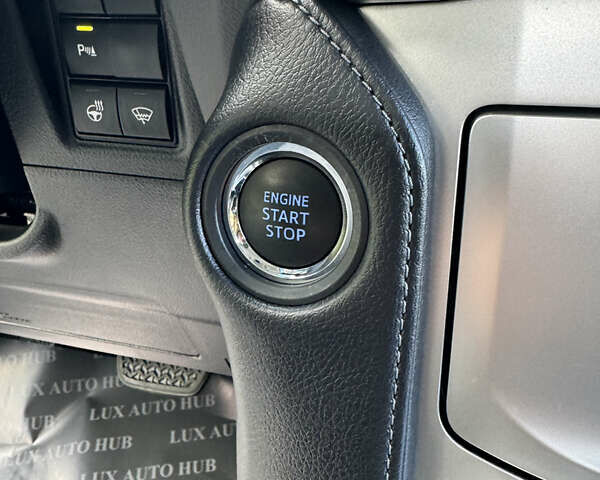 Белый Тойота Ленд Крузер Прадо, объемом двигателя 4 л и пробегом 22 тыс. км за 54999 $, фото 73 на Automoto.ua