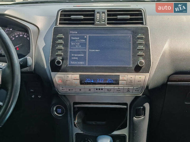 Белый Тойота Ленд Крузер Прадо, объемом двигателя 4 л и пробегом 46 тыс. км за 42990 $, фото 36 на Automoto.ua