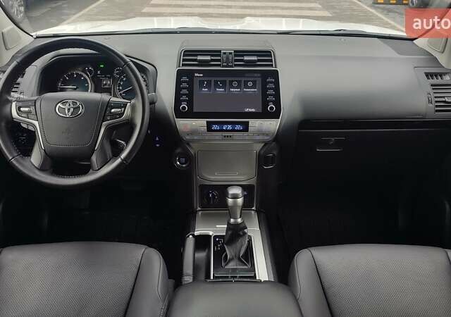 Белый Тойота Ленд Крузер Прадо, объемом двигателя 2.76 л и пробегом 94 тыс. км за 43250 $, фото 7 на Automoto.ua