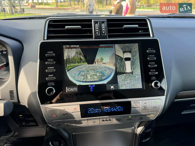 Белый Тойота Ленд Крузер Прадо, объемом двигателя 4 л и пробегом 22 тыс. км за 54999 $, фото 120 на Automoto.ua