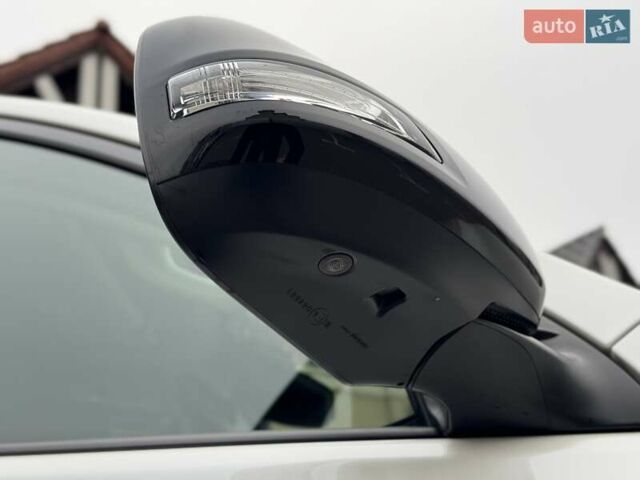 Белый Тойота Ленд Крузер Прадо, объемом двигателя 3.96 л и пробегом 43 тыс. км за 56500 $, фото 21 на Automoto.ua