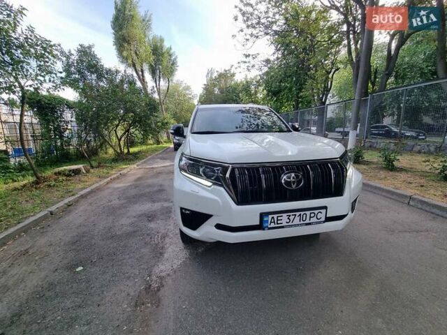 Белый Тойота Ленд Крузер Прадо, объемом двигателя 3.96 л и пробегом 108 тыс. км за 46000 $, фото 11 на Automoto.ua