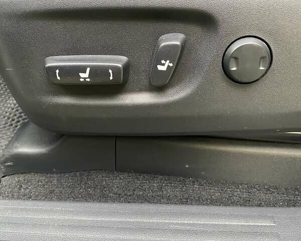 Білий Тойота Ленд Крузер Прадо, об'ємом двигуна 3.96 л та пробігом 15 тис. км за 55000 $, фото 6 на Automoto.ua