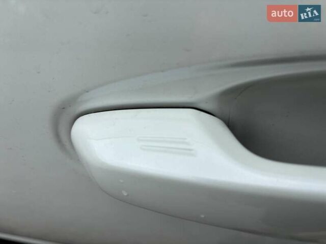 Тойота Ленд Крузер Прадо 2021 в Сумах на Automoto.ua Белый Тойота Ленд Крузер Прадо, объемом двигателя 3.96 л и пробегом 45 тыс. км за 53499 $, фото 19 на Automoto.ua