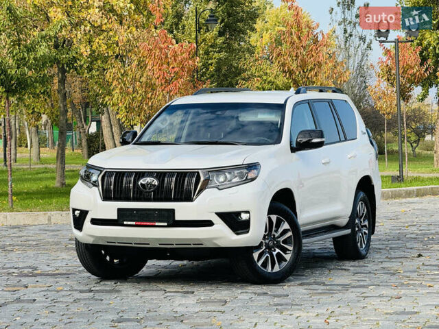 Белый Тойота Ленд Крузер Прадо, объемом двигателя 4 л и пробегом 22 тыс. км за 54999 $, фото 15 на Automoto.ua