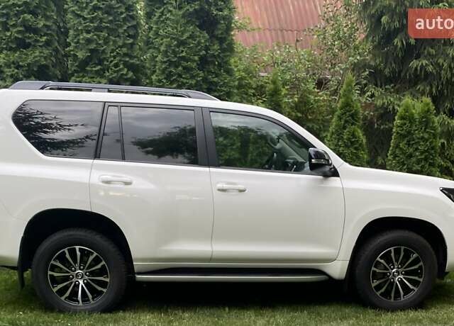 Білий Тойота Ленд Крузер Прадо, об'ємом двигуна 3.96 л та пробігом 15 тис. км за 55000 $, фото 14 на Automoto.ua
