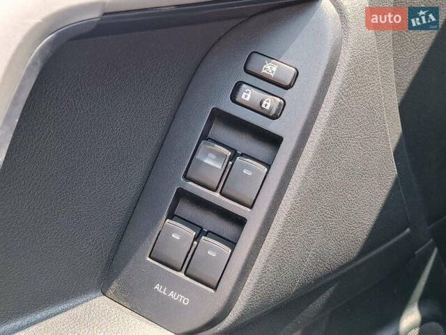 Белый Тойота Ленд Крузер Прадо, объемом двигателя 4 л и пробегом 46 тыс. км за 42990 $, фото 20 на Automoto.ua