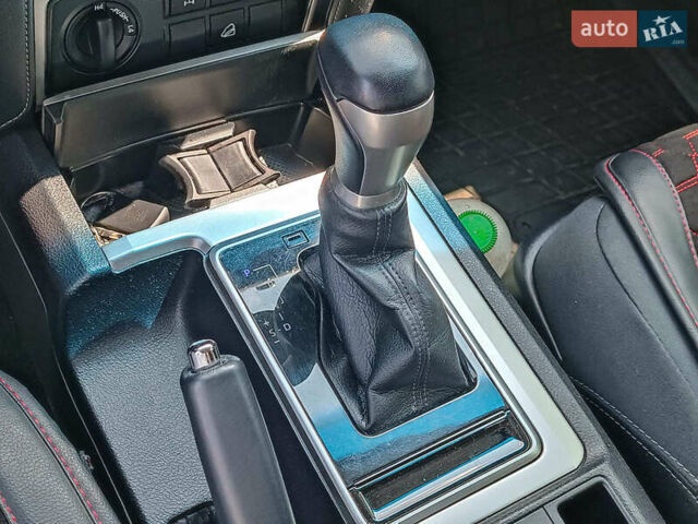 Белый Тойота Ленд Крузер Прадо, объемом двигателя 4 л и пробегом 46 тыс. км за 42990 $, фото 29 на Automoto.ua