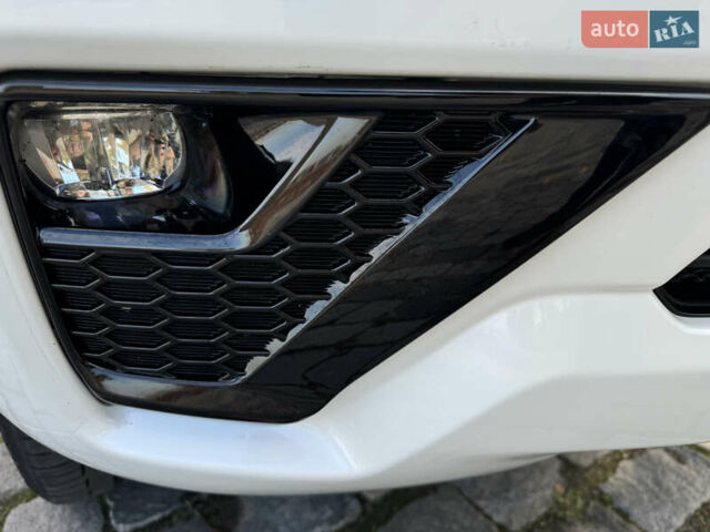 Белый Тойота Ленд Крузер Прадо, объемом двигателя 4 л и пробегом 22 тыс. км за 54999 $, фото 145 на Automoto.ua