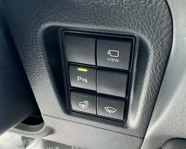 Белый Тойота Ленд Крузер Прадо, объемом двигателя 4 л и пробегом 22 тыс. км за 54999 $, фото 74 на Automoto.ua