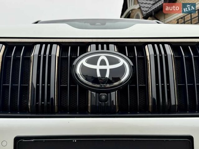 Белый Тойота Ленд Крузер Прадо, объемом двигателя 3.96 л и пробегом 43 тыс. км за 56500 $, фото 23 на Automoto.ua