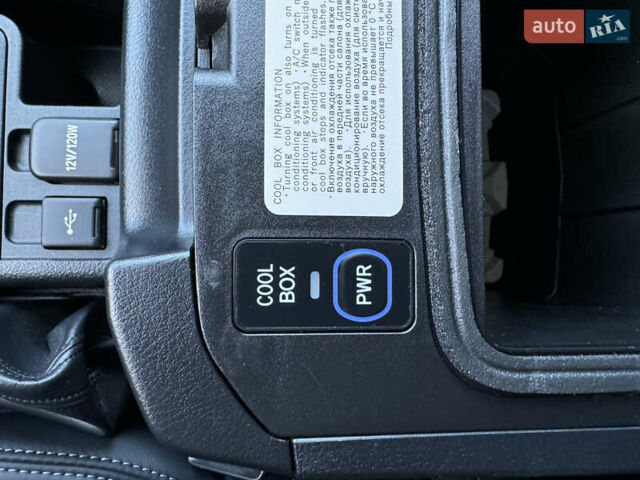 Белый Тойота Ленд Крузер Прадо, объемом двигателя 4 л и пробегом 22 тыс. км за 54999 $, фото 105 на Automoto.ua