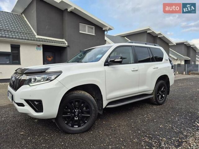 Белый Тойота Ленд Крузер Прадо, объемом двигателя 3.96 л и пробегом 71 тыс. км за 50900 $, фото 3 на Automoto.ua