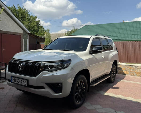 Білий Тойота Ленд Крузер Прадо, об'ємом двигуна 2.8 л та пробігом 9 тис. км за 55500 $, фото 2 на Automoto.ua