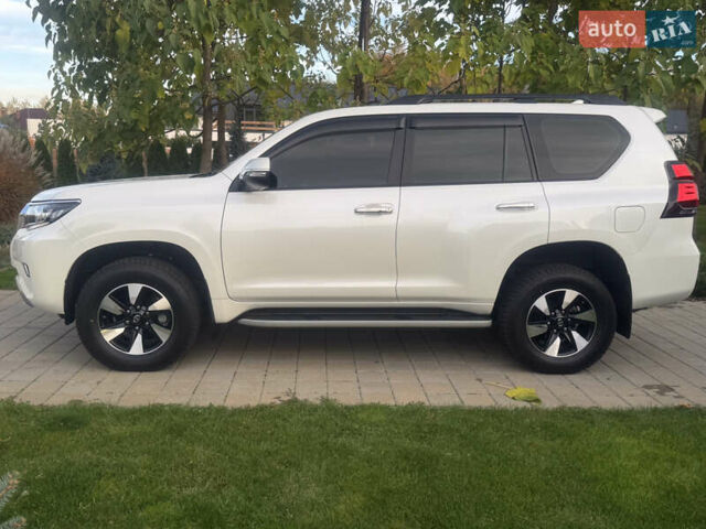 Белый Тойота Ленд Крузер Прадо, объемом двигателя 2.76 л и пробегом 28 тыс. км за 55500 $, фото 19 на Automoto.ua
