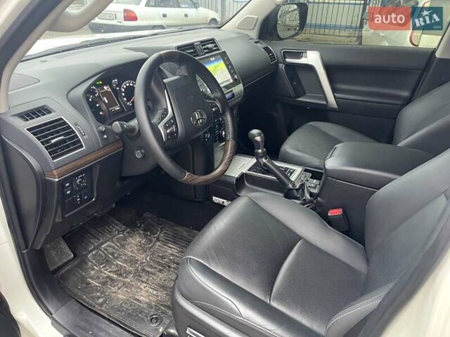 Білий Тойота Ленд Крузер Прадо, об'ємом двигуна 2.76 л та пробігом 15 тис. км за 51000 $, фото 4 на Automoto.ua