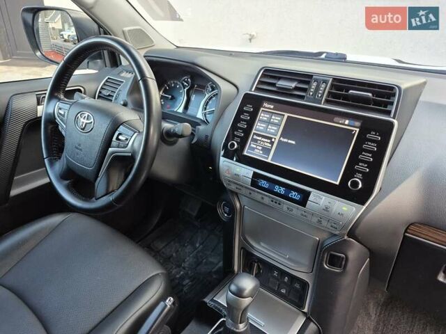 Белый Тойота Ленд Крузер Прадо, объемом двигателя 3.96 л и пробегом 71 тыс. км за 50900 $, фото 45 на Automoto.ua