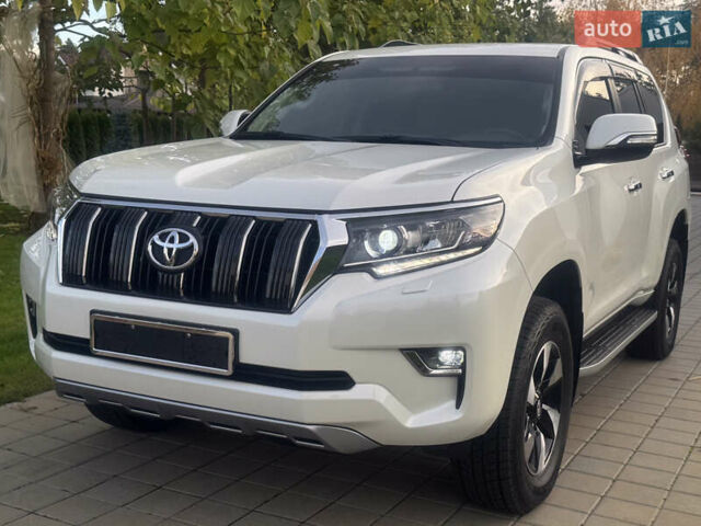 Белый Тойота Ленд Крузер Прадо, объемом двигателя 2.76 л и пробегом 28 тыс. км за 55500 $, фото 16 на Automoto.ua
