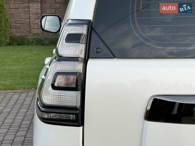 Белый Тойота Ленд Крузер Прадо, объемом двигателя 2.76 л и пробегом 37 тыс. км за 49900 $, фото 35 на Automoto.ua