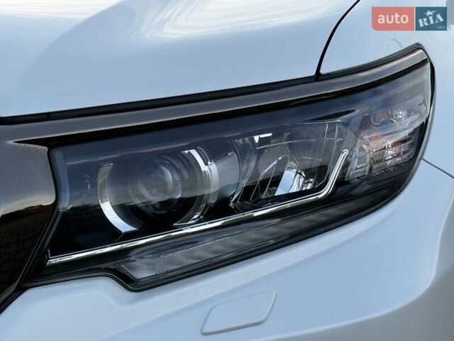 Белый Тойота Ленд Крузер Прадо, объемом двигателя 2.76 л и пробегом 37 тыс. км за 49900 $, фото 44 на Automoto.ua