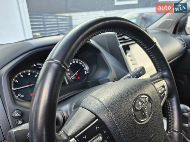 Белый Тойота Ленд Крузер Прадо, объемом двигателя 3.96 л и пробегом 71 тыс. км за 50900 $, фото 29 на Automoto.ua