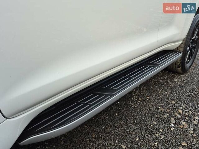 Белый Тойота Ленд Крузер Прадо, объемом двигателя 3.96 л и пробегом 71 тыс. км за 50900 $, фото 27 на Automoto.ua