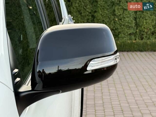 Белый Тойота Ленд Крузер Прадо, объемом двигателя 2.76 л и пробегом 37 тыс. км за 49900 $, фото 38 на Automoto.ua