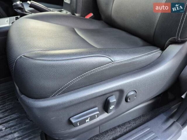 Белый Тойота Ленд Крузер Прадо, объемом двигателя 3.96 л и пробегом 73 тыс. км за 50900 $, фото 32 на Automoto.ua