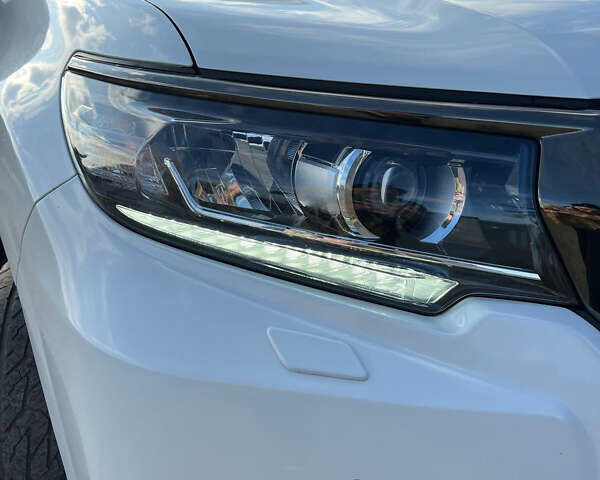 Белый Тойота Ленд Крузер Прадо, объемом двигателя 3.96 л и пробегом 134 тыс. км за 42900 $, фото 19 на Automoto.ua