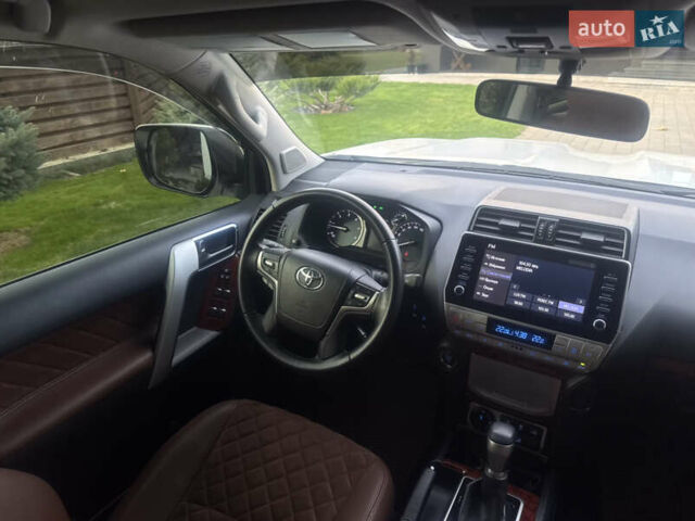 Белый Тойота Ленд Крузер Прадо, объемом двигателя 2.76 л и пробегом 28 тыс. км за 55500 $, фото 76 на Automoto.ua