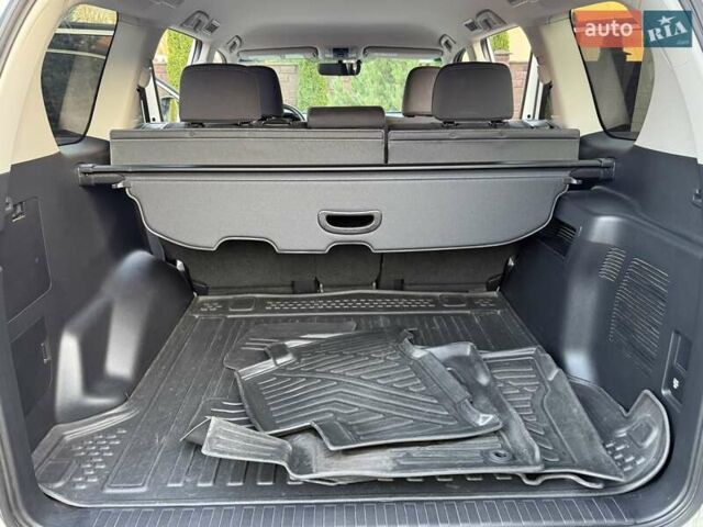 Белый Тойота Ленд Крузер Прадо, объемом двигателя 2.76 л и пробегом 37 тыс. км за 49900 $, фото 22 на Automoto.ua