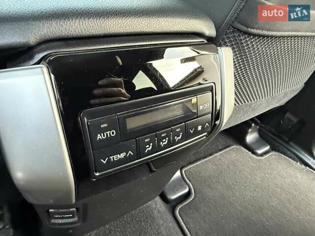 Белый Тойота Ленд Крузер Прадо, объемом двигателя 2.76 л и пробегом 37 тыс. км за 49900 $, фото 32 на Automoto.ua