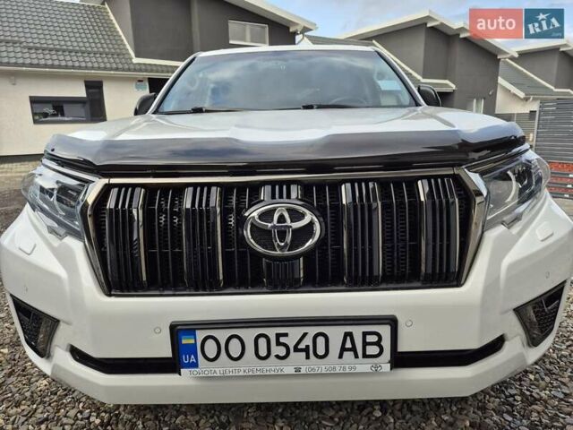 Белый Тойота Ленд Крузер Прадо, объемом двигателя 3.96 л и пробегом 71 тыс. км за 50900 $, фото 2 на Automoto.ua