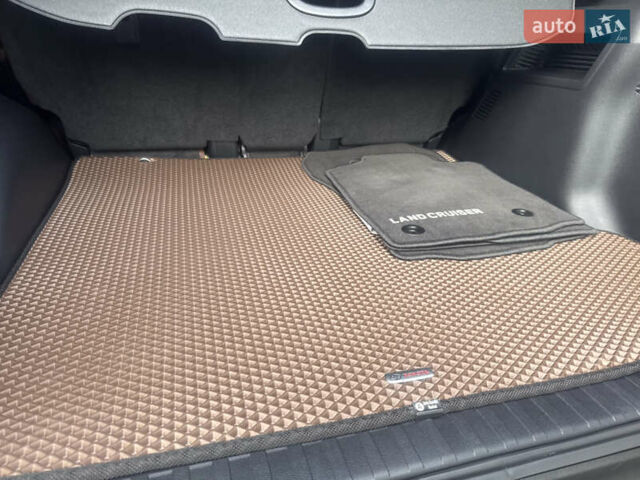 Белый Тойота Ленд Крузер Прадо, объемом двигателя 2.76 л и пробегом 28 тыс. км за 55500 $, фото 65 на Automoto.ua