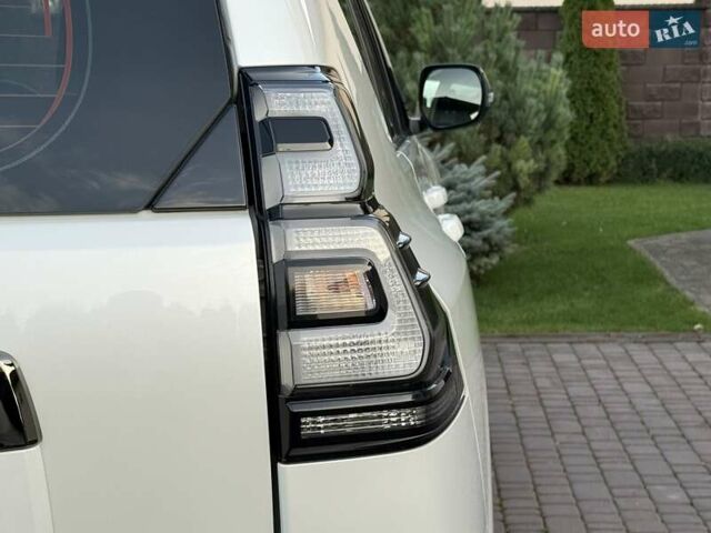 Белый Тойота Ленд Крузер Прадо, объемом двигателя 2.76 л и пробегом 37 тыс. км за 49900 $, фото 33 на Automoto.ua