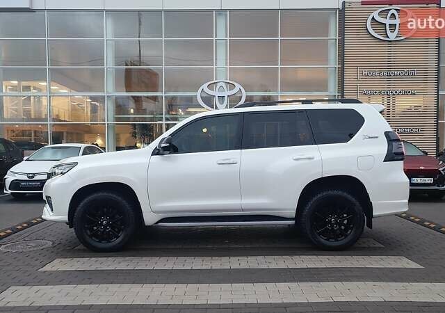 Белый Тойота Ленд Крузер Прадо, объемом двигателя 3.96 л и пробегом 39 тыс. км за 61819 $, фото 2 на Automoto.ua