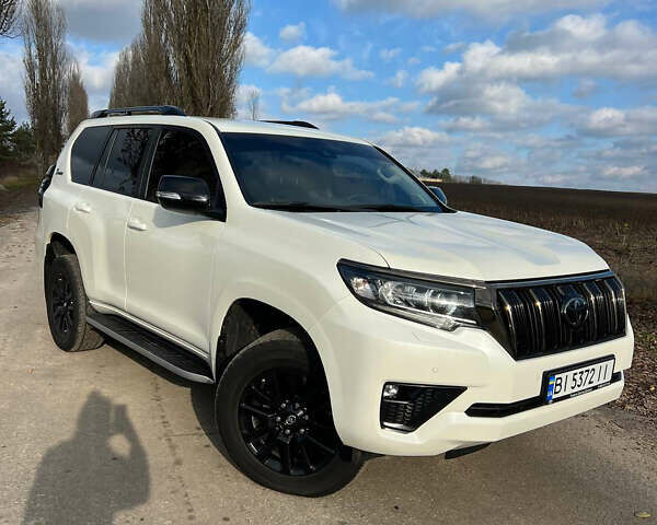 Белый Тойота Ленд Крузер Прадо, объемом двигателя 3.96 л и пробегом 134 тыс. км за 42900 $, фото 2 на Automoto.ua