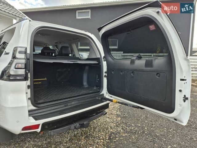 Белый Тойота Ленд Крузер Прадо, объемом двигателя 3.96 л и пробегом 71 тыс. км за 50900 $, фото 50 на Automoto.ua