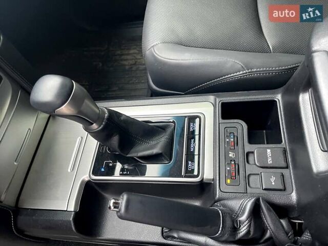 Білий Тойота Ленд Крузер Прадо, об'ємом двигуна 2.76 л та пробігом 15 тис. км за 51000 $, фото 3 на Automoto.ua