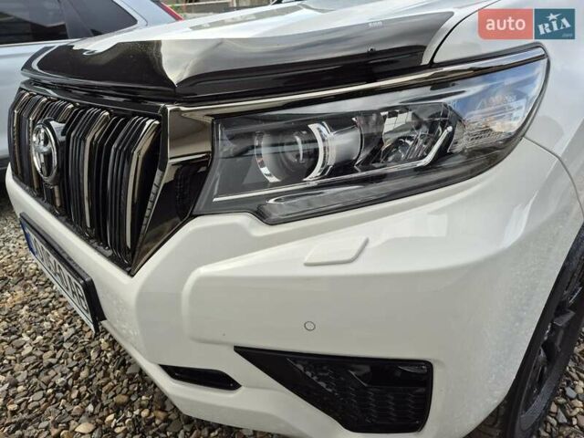 Белый Тойота Ленд Крузер Прадо, объемом двигателя 3.96 л и пробегом 71 тыс. км за 50900 $, фото 1 на Automoto.ua