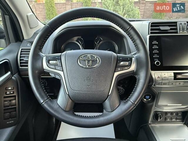 Белый Тойота Ленд Крузер Прадо, объемом двигателя 2.76 л и пробегом 37 тыс. км за 49900 $, фото 29 на Automoto.ua