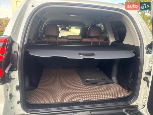 Белый Тойота Ленд Крузер Прадо, объемом двигателя 2.76 л и пробегом 28 тыс. км за 55500 $, фото 60 на Automoto.ua