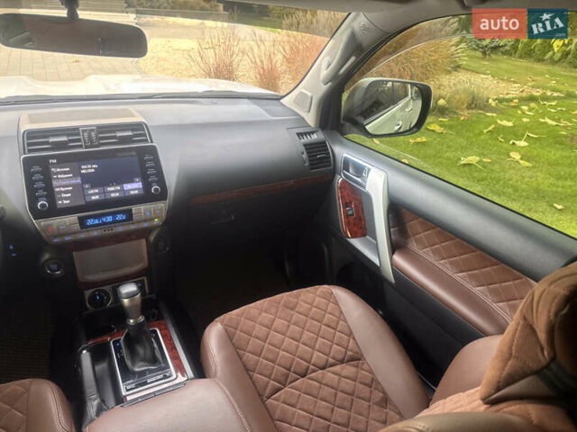 Белый Тойота Ленд Крузер Прадо, объемом двигателя 2.76 л и пробегом 28 тыс. км за 55500 $, фото 77 на Automoto.ua