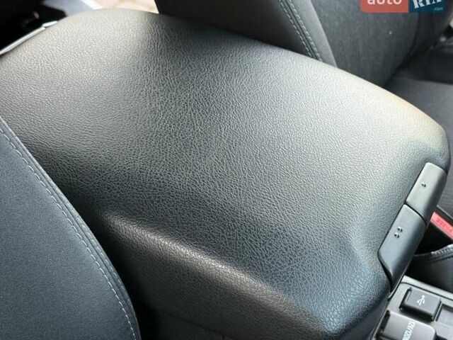 Белый Тойота Ленд Крузер Прадо, объемом двигателя 2.76 л и пробегом 37 тыс. км за 49900 $, фото 20 на Automoto.ua