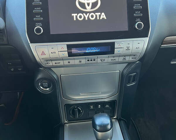 Белый Тойота Ленд Крузер Прадо, объемом двигателя 3.96 л и пробегом 134 тыс. км за 42900 $, фото 61 на Automoto.ua