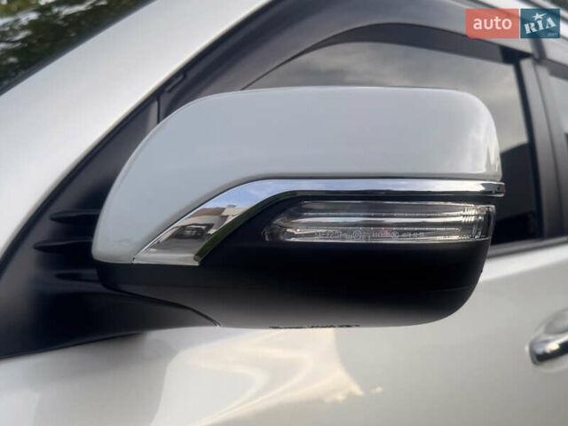 Белый Тойота Ленд Крузер Прадо, объемом двигателя 2.76 л и пробегом 28 тыс. км за 55500 $, фото 88 на Automoto.ua