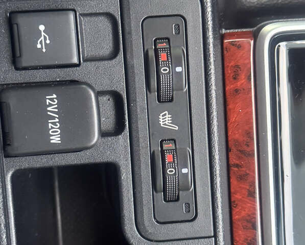 Белый Тойота Ленд Крузер Прадо, объемом двигателя 2.76 л и пробегом 28 тыс. км за 55500 $, фото 81 на Automoto.ua