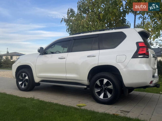Белый Тойота Ленд Крузер Прадо, объемом двигателя 2.76 л и пробегом 28 тыс. км за 55500 $, фото 21 на Automoto.ua