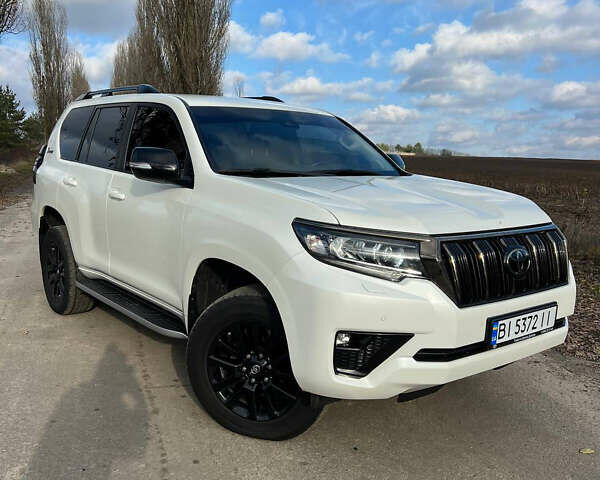 Белый Тойота Ленд Крузер Прадо, объемом двигателя 3.96 л и пробегом 134 тыс. км за 42900 $, фото 4 на Automoto.ua