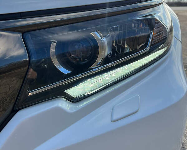 Белый Тойота Ленд Крузер Прадо, объемом двигателя 3.96 л и пробегом 134 тыс. км за 42900 $, фото 18 на Automoto.ua